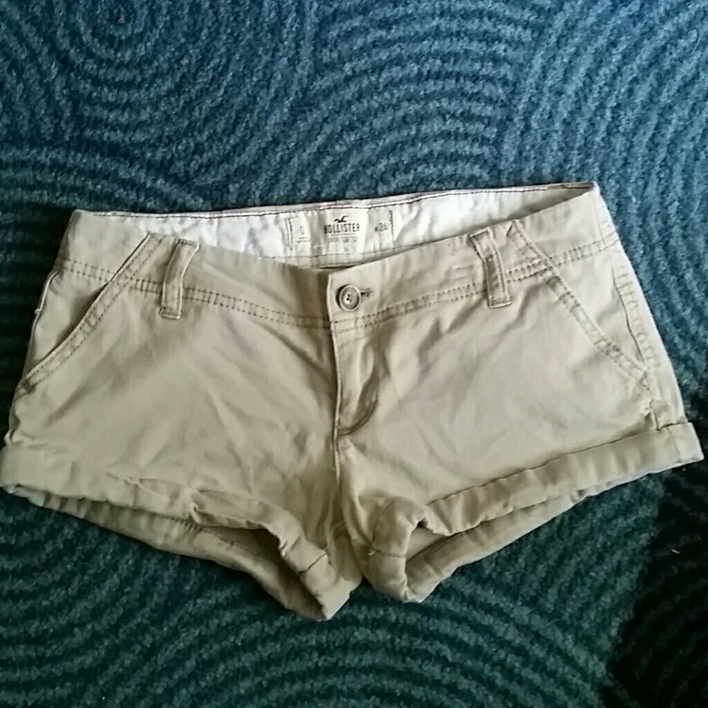 Holliater size o shorts